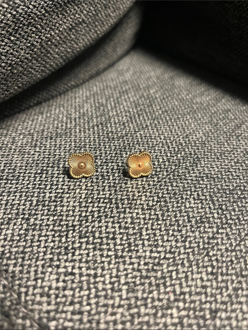 4 Leaf Clover VCA-style Gold Stud Earrings